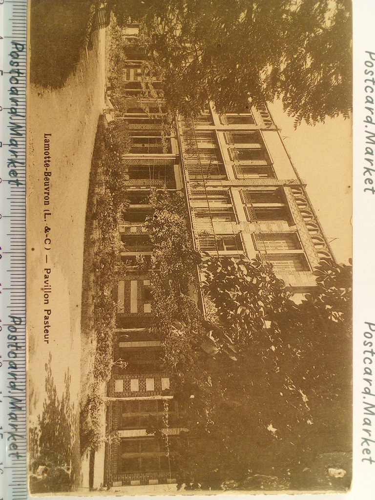 /France/FR_place_19xx_Lamotte-Beuvron. Pavillon Pasteur damaged.jpg